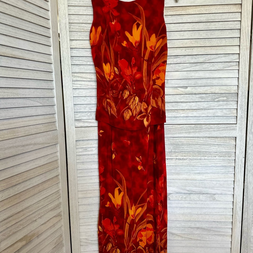 Dress Barn Red and Orange Floral Maxi Dress. Lined bodice.